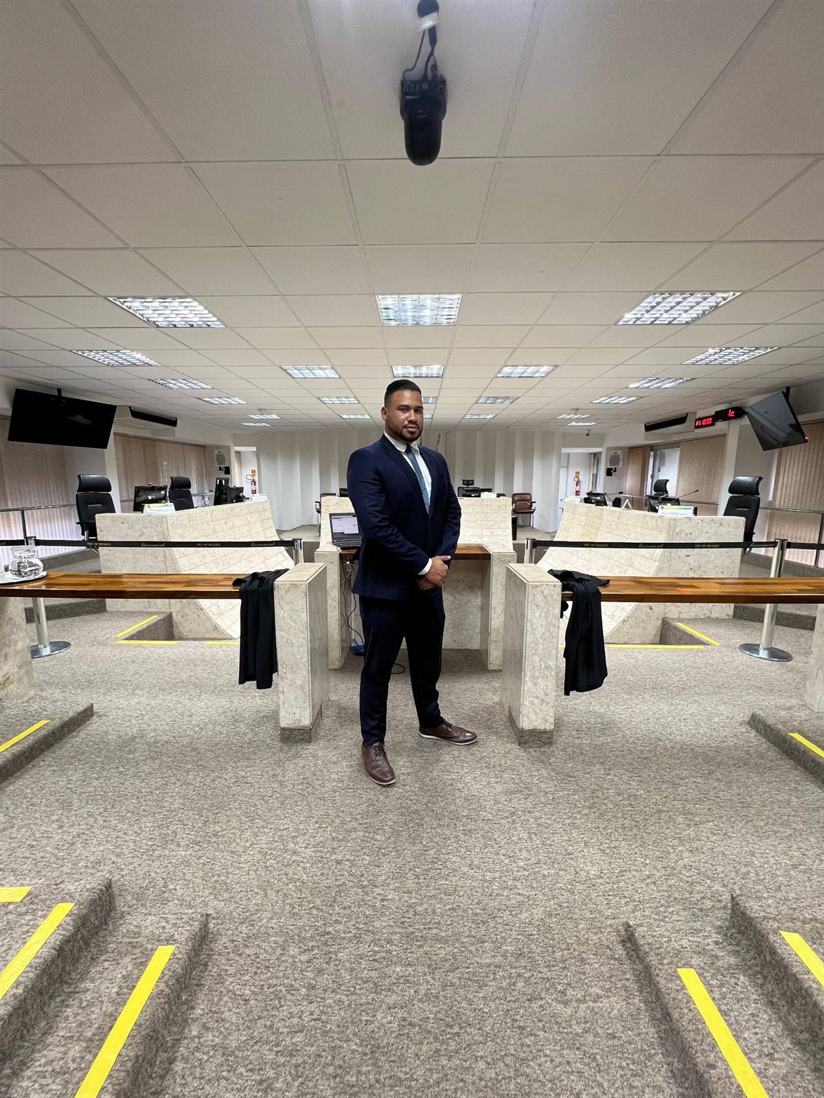 Luiz Soares em sessão de julgamento trabalhista.